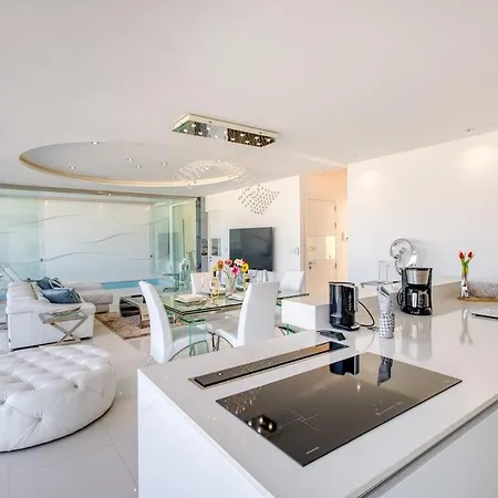 Luxury Penthouse In Swieqi With In And Outdoor Pool Διαμέρισμα