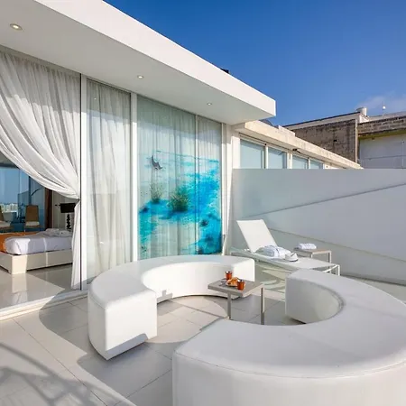 Luxury Penthouse In Swieqi With In And Outdoor Pool 아파트 *