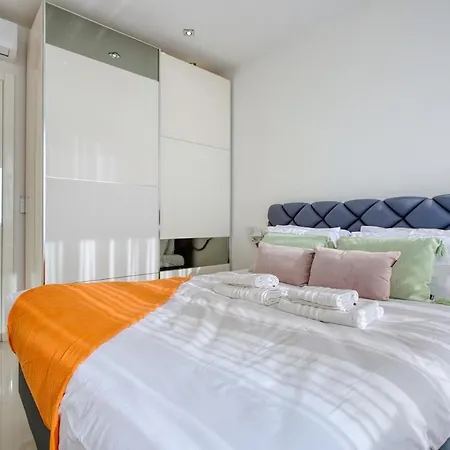 Lägenhet Luxury Penthouse In Swieqi With In And Outdoor Pool
