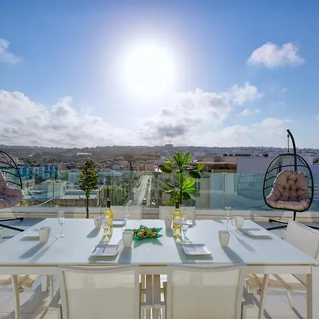 Luxury Penthouse In Swieqi With In And Outdoor Pool