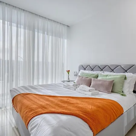 Luxury Penthouse In Swieqi With In And Outdoor Pool