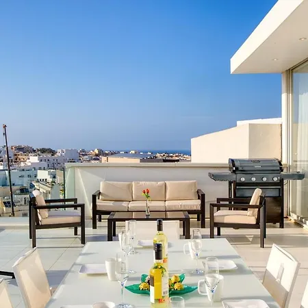 Luxury Penthouse In Swieqi With In And Outdoor Pool San Julián