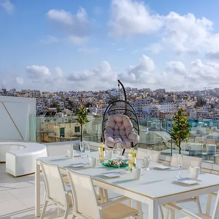 Luxury Penthouse In Swieqi With In And Outdoor Pool San Julián
